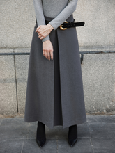 Tải hình ảnh vào trình xem Thư viện, Grey Pleated Midi Skirt
