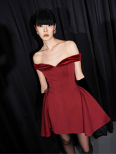 Tải hình ảnh vào trình xem Thư viện, Combined Off Shoulder Red Dress - HOLIDAY 24&#39;
