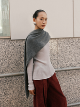 Tải hình ảnh vào trình xem Thư viện, KNIT SEASON - Grey Top
