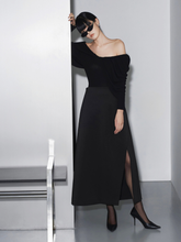 Tải hình ảnh vào trình xem Thư viện, Black Skirt With Slit - HOLIDAY 24&#39;
