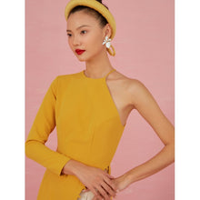 Tải hình ảnh vào trình xem Thư viện, Yellow Asymmetric Ao Dai
