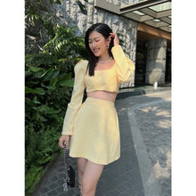 โหลดภาพลงในโปรแกรมดูแกลเลอรี Yellow Crop Top And Skirt Set
