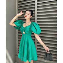 Tải hình ảnh vào trình xem Thư viện, Green Cut Out Dress
