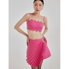 Tải hình ảnh vào trình xem Thư viện, Satin Effect Pink Crop Top
